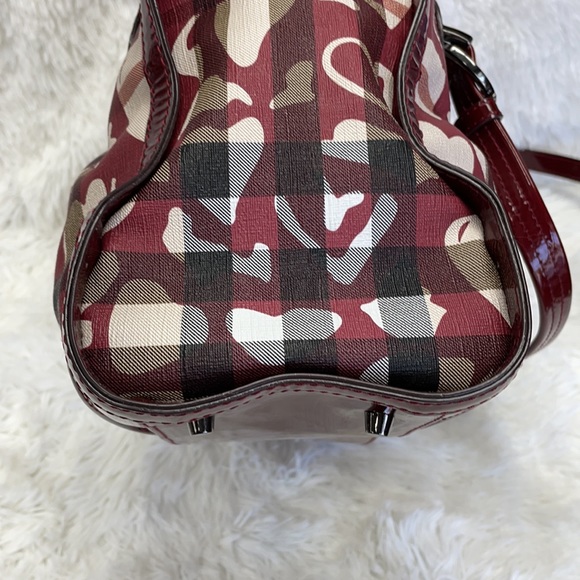 BURBERRY HEART TWO WAY SHOULDER BAG - Picture 6 of 16